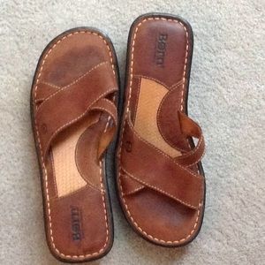 Born sandals